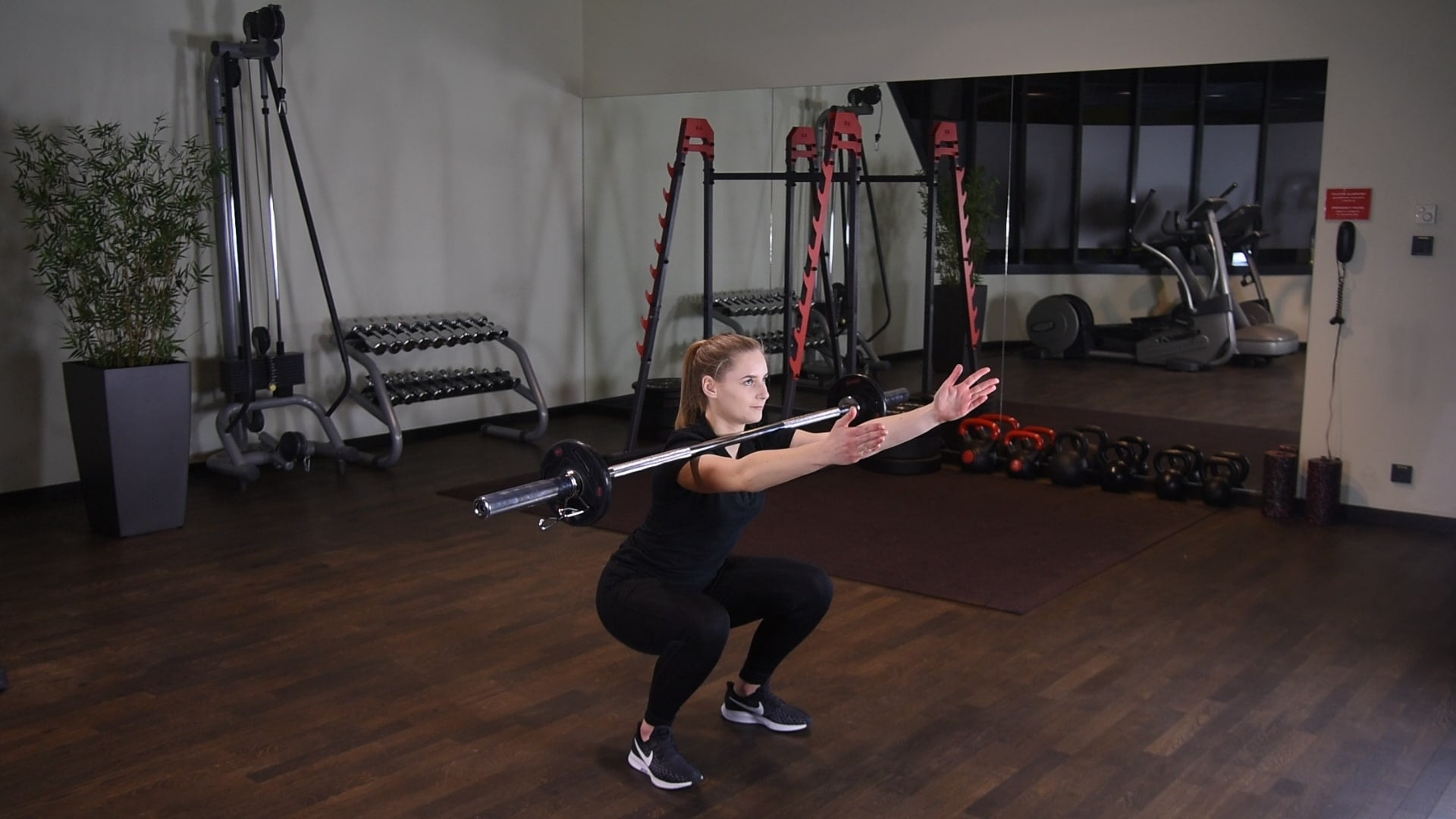 Zombie Squat Just be FIT