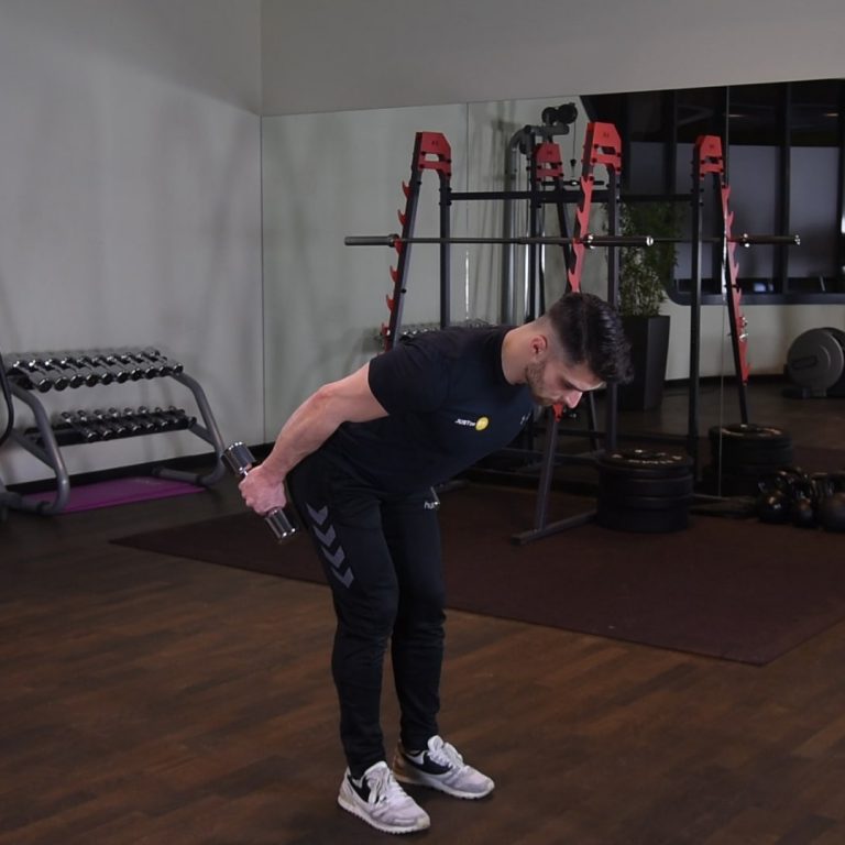Prostowanie ramion z hantlami w opadzie tułowia - Just be FIT