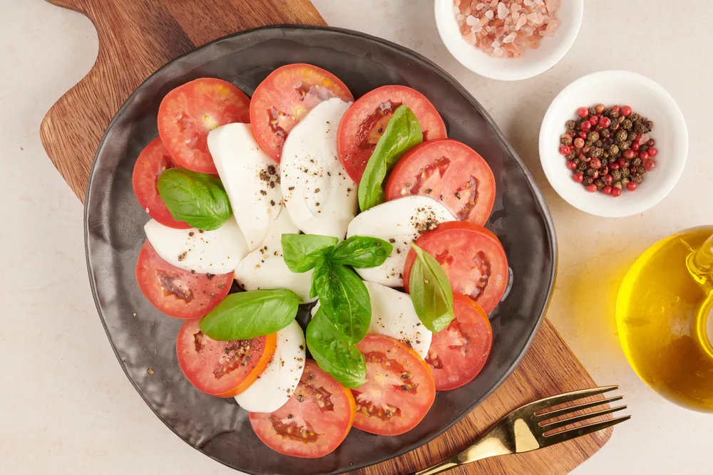 zdrowa sałatka caprese