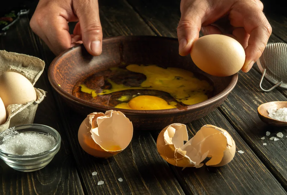 przygotowanie klasycznego omletu