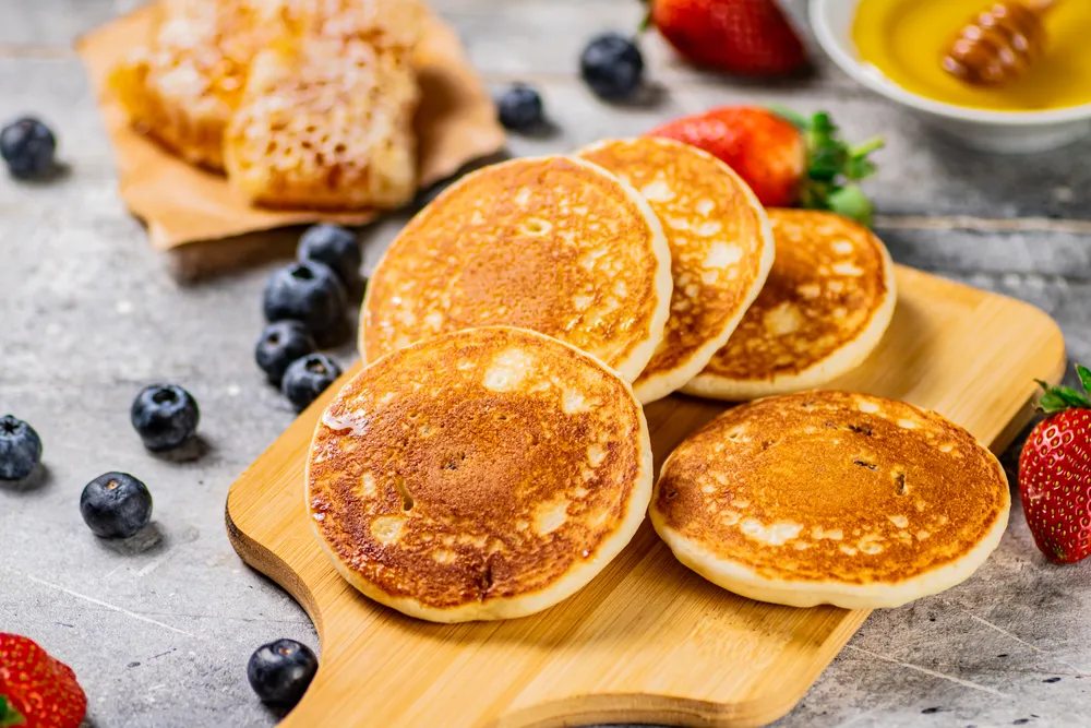 puszyste pankejki z owocami