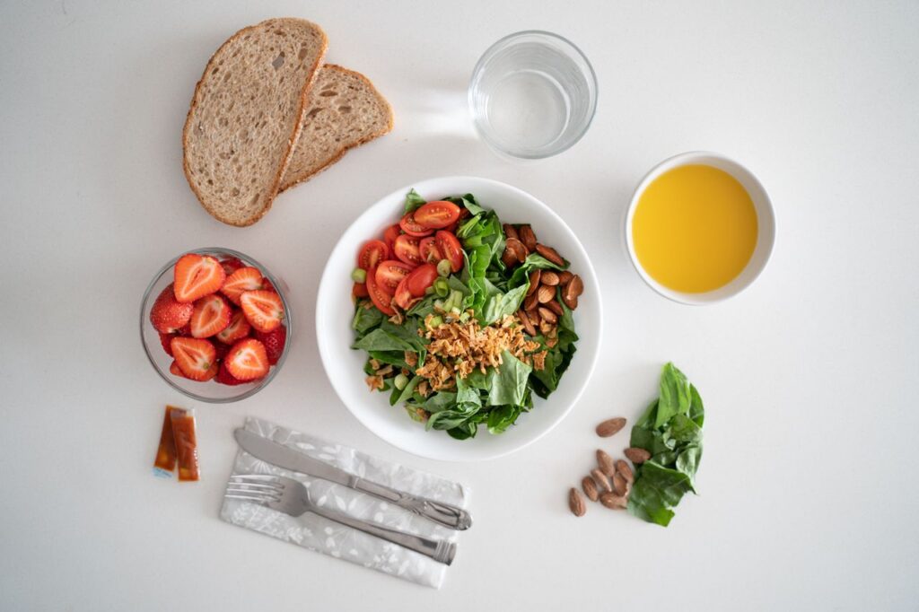 Dieta 1000 kcal. Zasady, efekty i ryzyka